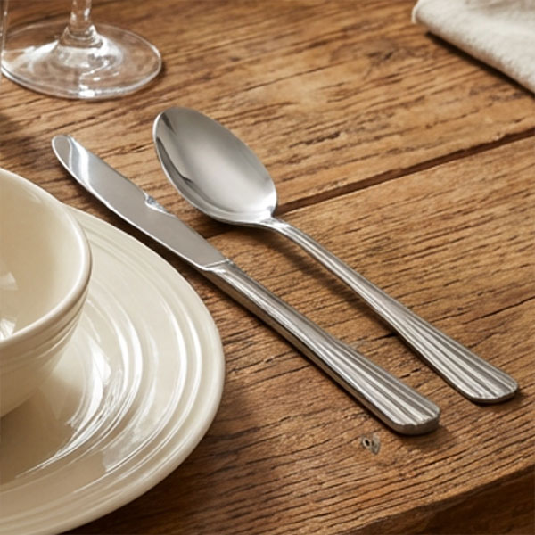 Talheres e Serviços de Mesa